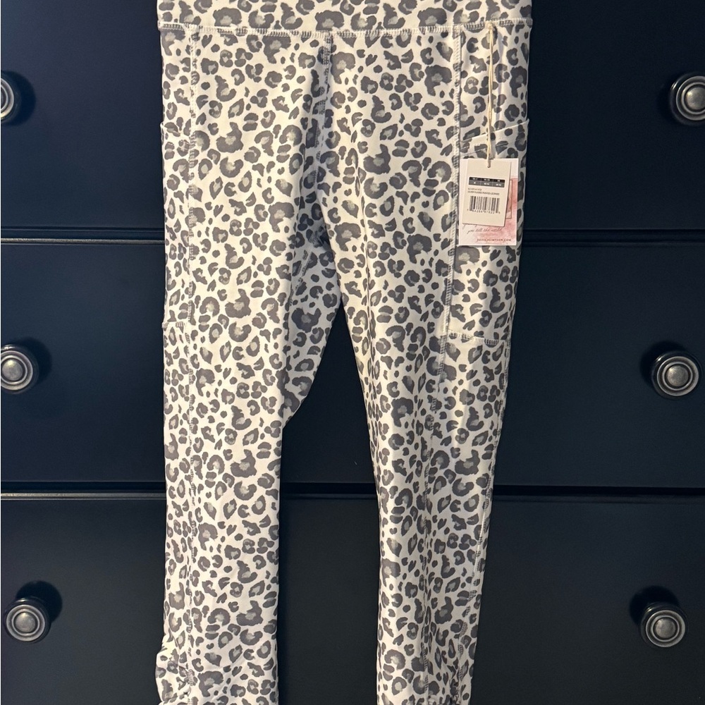 Jessica Simpson silver Filigree Painted Leopard Print Leggings